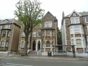 Modern Contemporary 2 Bed With Garden