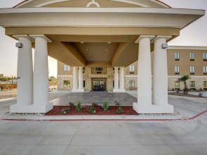 Holiday Inn Express & Suites Carrizo Springs by IHG