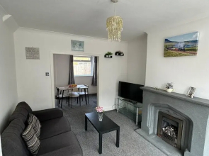 Hartlepool - 2 Bedroom - Near Seaside - Sleeps 5