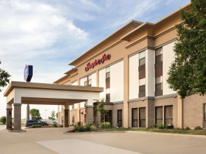 Hampton Inn Shawnee