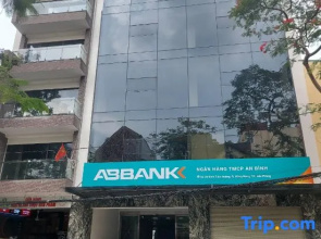 Phong Lan Building and Apartments
