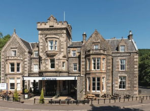 The Tarbet Hotel