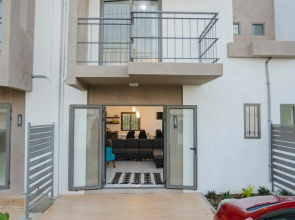 Lovely 2-bedroom duplex with pool