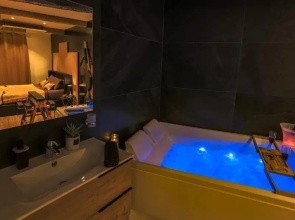 La loveroom bdsm grassoise "La chambre des désirs"