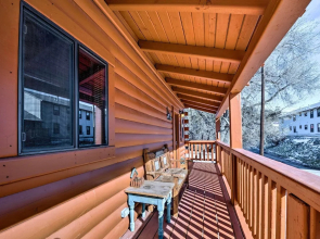 Pet-friendly Cloudcroft Cabin: Walk to Shop, Food