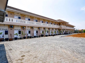SPOT ON 2027 Putri Guest House Syariah
