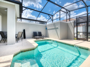Elegant Home With Themed Bedrooms Near Disney
