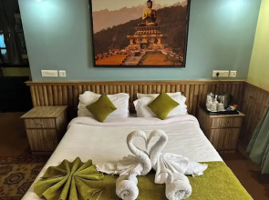Hotel Ravongla Star