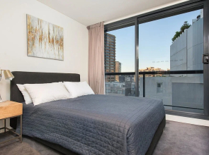 SH147 Sleek Split Level 2BR Surry Hills