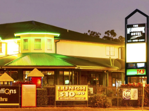 Meadowbrook Hotel