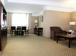 Pacific Regency Hotel Suites
