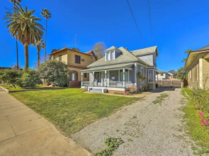 Riverside House w/ Yard ~ 1 Mi to Downtown!