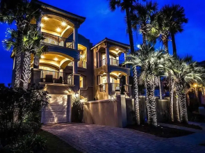 Casa de Palms 5 Bedroom Holiday Home by Five Star Properties