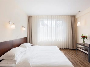 Sunjoy Hotel