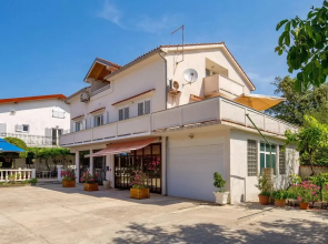 Awesome Apartment in Palit With Wifi and 2 Bedrooms