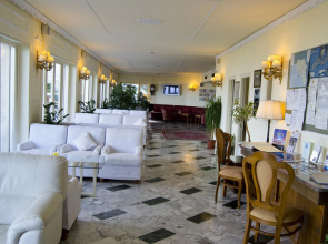 Cristina Hotel