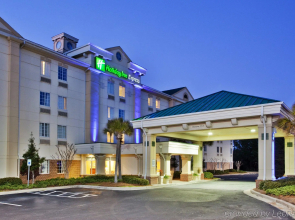 Holiday Inn Express Myrtle Beach-Broadway at the Beach by IHG