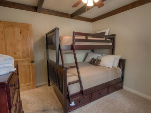 Snowshoe Chalet by Lake Tahoe Accommodations