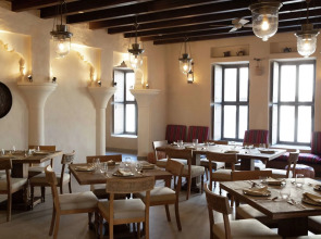 Отель Al Seef Heritage Hotel Dubai, Curio Collection by Hilton