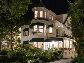 Harbour Towne Inn on the Waterfront