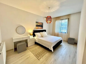 Contemporary Haven of La Marsa S 22