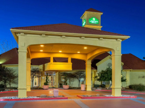 La Quinta Inn & Suites by Wyndham Albuquerque West