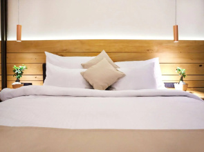 One Luxury Suites