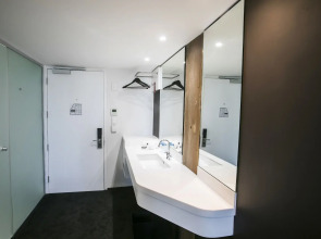 ONOMO Hotel Waterfront