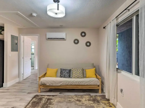 Inviting Apartment < 2 Mi to Riviera Beach!