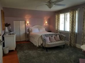 Hidden Oak Inn