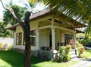Bali Lege Beach Bungalows
