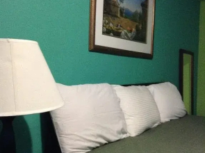 DeLux Motel