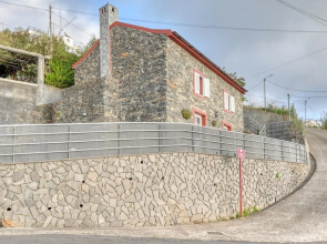 Ocean View Cottage a Home in Madeira