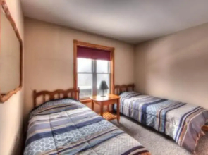 6 Bed Blue Mountain Executive Chalet with Hot Tub 157