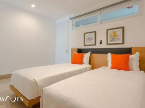 2 Br. Steps Away From the Beach Heated Pool