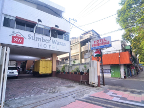 Hotel Sumber Waras