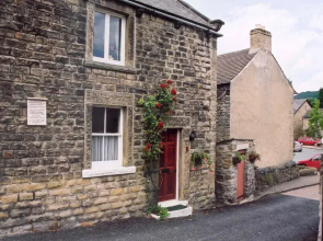 Traditional 2 Bedroom Cottage in Eyam, Hope Valley