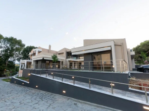 3 Doors Villas