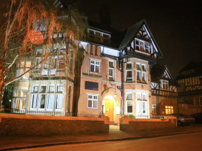 Croft Hotel