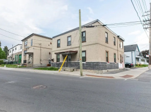 Newly Renovated - Spacious 1BR - Near Downtown