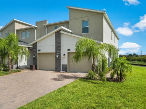 1151 Drop Lane