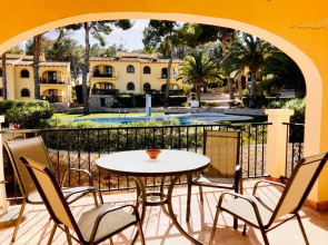 Apartamento con terraza en complejo con 2 piscinas