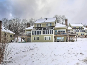 Spacious Ski-in/out Black Mountain Home w/ Deck!