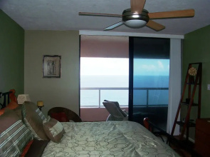 Crescent Beach Club