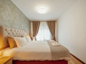 Matosinhos Center Premium Apartment by Vacationy