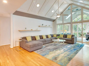 Blue Ridge Mountain Retreat: Deck & Sunroom!