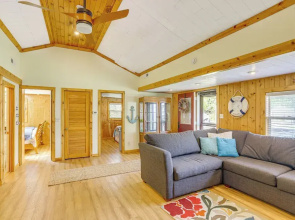 Waterfront Port Clinton Cottage w/ Fire Pit!