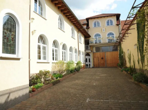 Hotel Schlosshof