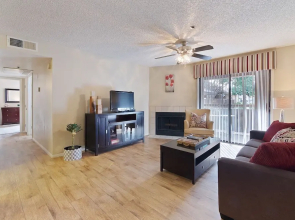 The Luxe Suites of Tempe - Pool - Fitness Center
