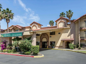 Quality Inn & Suites Bakersfield